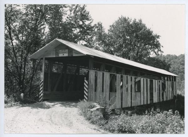 Youndt Station covered bridge, Bedford county Pa 38-05-07x